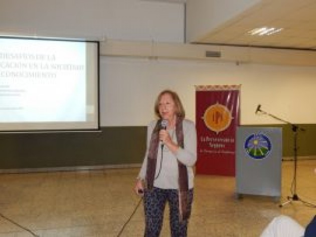 Disertación de Inés Aguerrondo en la EATA
Ciclo de conferencias- 35 años EATA