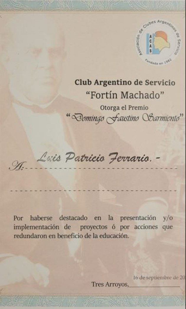 Patricio Ferrario recibió el Premio Sarmiento por su trayectoria educativa