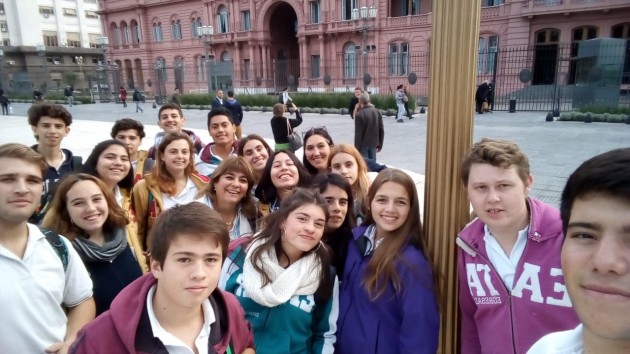 Alumnos de 6to. ESA y 7mo. año en la Bolsa de Cereales de Buenos Aires Alumnos de 6to. ESA y 7mo. año en la Bolsa de Cereales de Buenos Aires