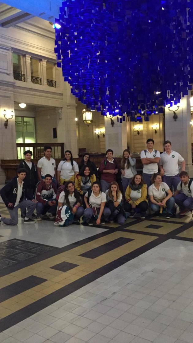 Alumnos de 6to. ESA y 7mo. año en la Bolsa de Cereales de Buenos Aires Alumnos de 6to. ESA y 7mo. año en la Bolsa de Cereales de Buenos Aires