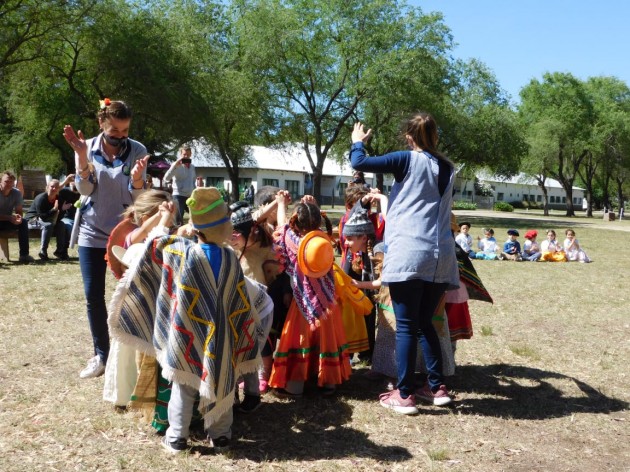 10 de noviembre- Día de la Tradición -Taller compartido con las familias de 4 años B 10 de noviembre- Día de la Tradición -Taller compartido con las familias de 4 años B