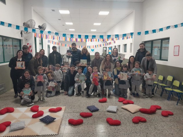 Actividades con las familias en nivel inicial - Sala 4 Actividades con las familias en nivel inicial - Sala 4