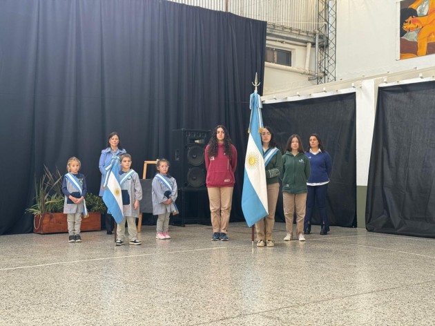 Acto por el Día de la Bandera 