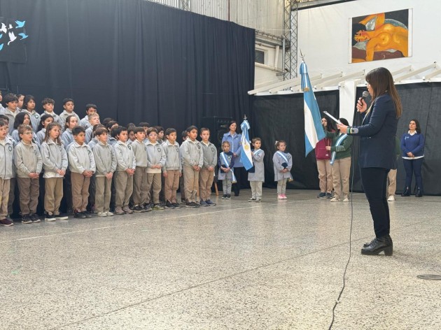 Acto por el Día de la Bandera 