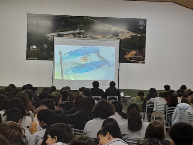 Acto por el Día de la Bandera 