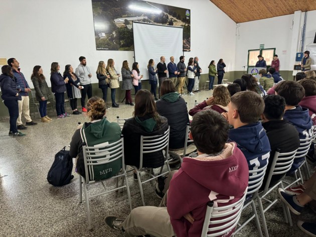 Acto por el Día del Maestro en nivel secundario Acto por el Día del Maestro en nivel secundario