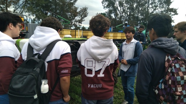 Alumnos de 6to. Año Agraria en la primera Jornada Agtech de la Facultad de Ciencias Agrarias de Balcarce Alumnos de 6to. Año Agraria en la primera Jornada Agtech de la Facultad de Ciencias Agrarias de Balcarce