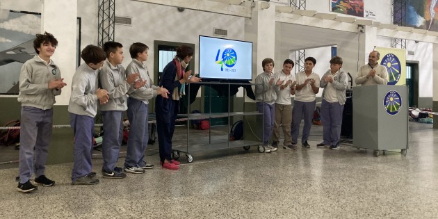 Alumnos de nivel secundario diseñan el logo del 40 aniversario de la escuela Alumnos de nivel secundario diseñan el logo del 40 aniversario de la escuela