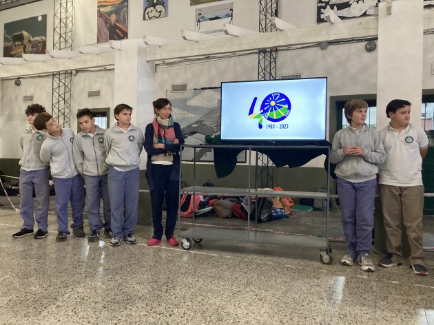 Alumnos de nivel secundario diseñan el logo del 40 aniversario de la escuela Alumnos de nivel secundario diseñan el logo del 40 aniversario de la escuela