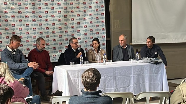 Alumnos de séptimo año participaron de una Jornada sobre Malezas Alumnos de séptimo año participaron de una Jornada sobre Malezas