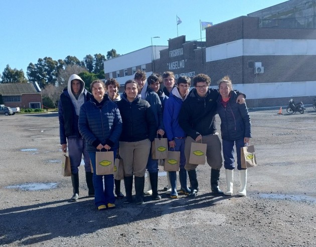 Alumnos de séptimo año visitaron el frigorífico Anselmo Alumnos de séptimo año visitaron el frigorífico Anselmo
