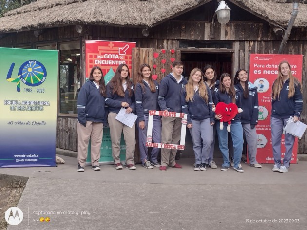 Alumnos de sexto año convocaron a una jornada de donación de sangre y registro voluntario de donación de médula ósea Alumnos de sexto año convocaron a una jornada de donación de sangre y registro voluntario de donación de médula ósea