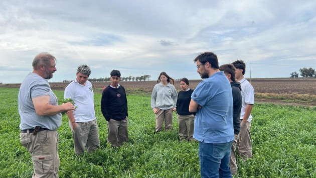 Alumnos séptimo año visitaron el establecimiento La Aurora Alumnos séptimo año visitaron el establecimiento La Aurora