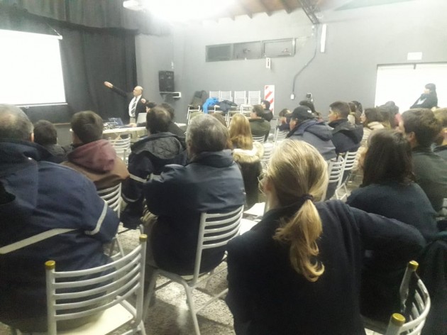 Capacitación práctica en técnicas de RCP y seguridad en la EATA Capacitación práctica en técnicas de RCP y seguridad en la EATA