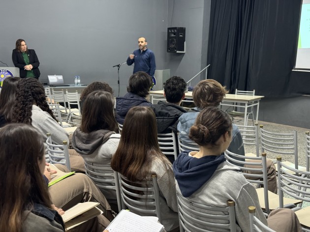 Charla sobre cooperativismo y mercados Charla sobre cooperativismo y mercados