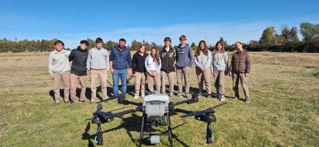 Charla sobre Drones en la EATA