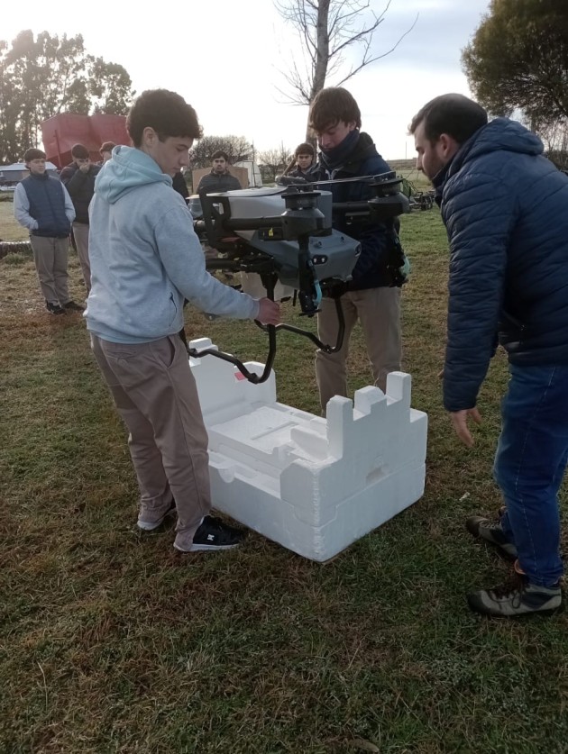 Charla sobre Drones en la EATA
