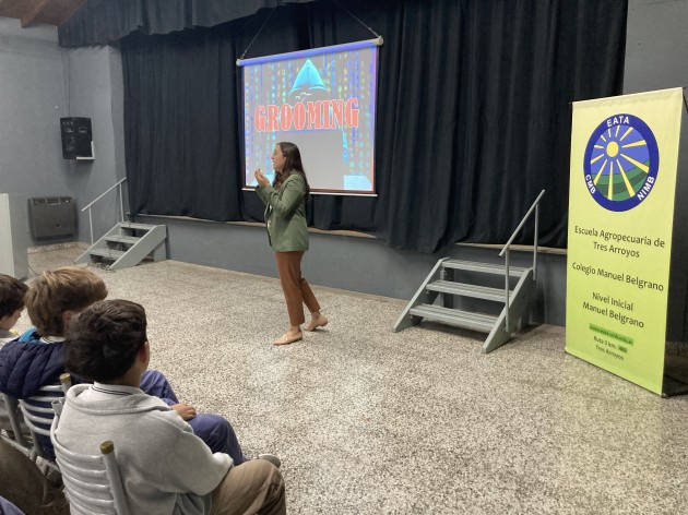 Charla sobre grooming para alumnos de primer año Charla sobre grooming para alumnos de primer año