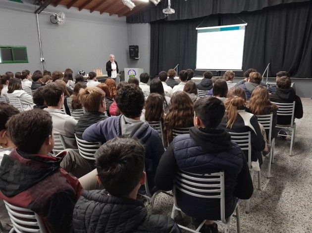 Charla sobre infecciones de transmisión sexual Charla sobre infecciones de transmisión sexual