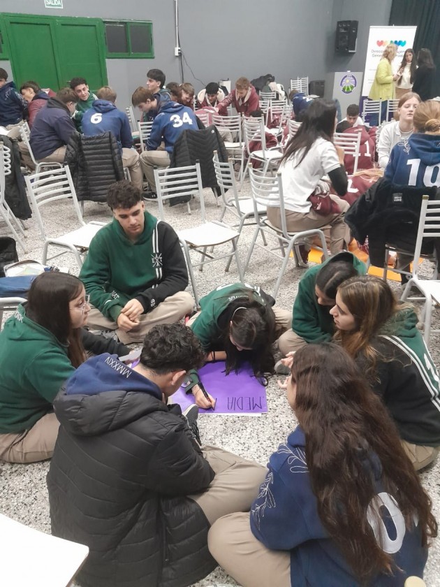 Charla sobre prevención de la violencia en el noviazgo Charla sobre prevención de la violencia en el noviazgo