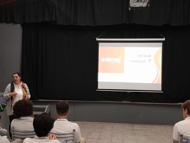 Charla sobre Programación para alumnos de tercer año Charla sobre Programación para alumnos de tercer año