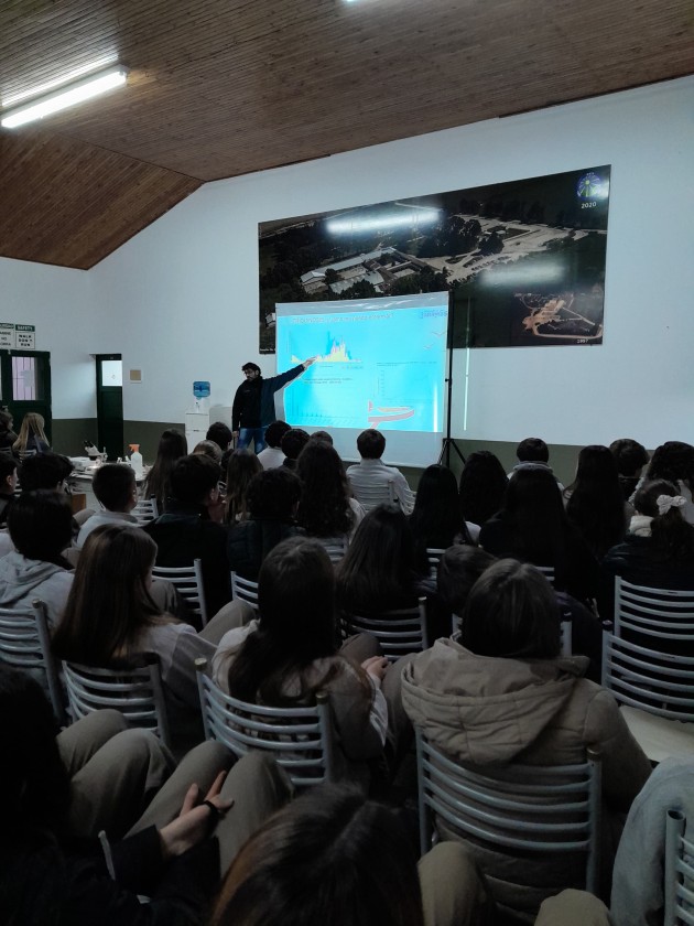 Charla sobre sanidad en alimentos en nivel secundario