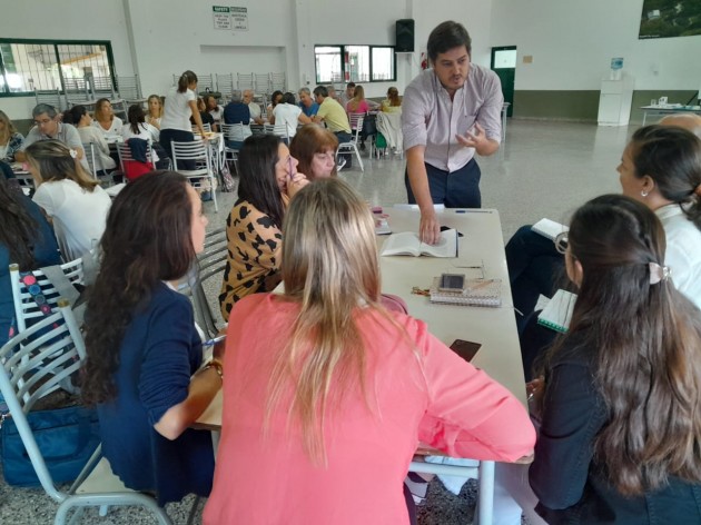 Ciclo de capacitaciones sobre planificación y evaluación auténtica Ciclo de capacitaciones sobre planificación y evaluación auténtica