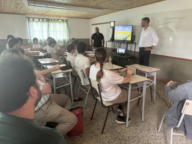 Curso de piloto automático para maquinarias agrícolas Curso de piloto automático para maquinarias agrícolas