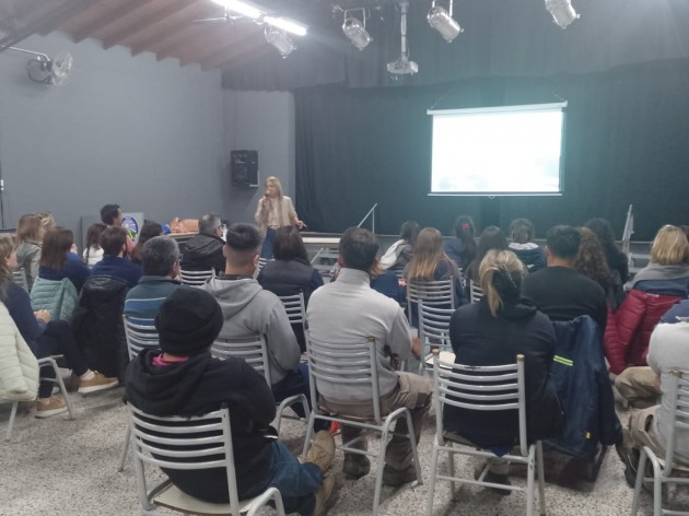 Curso de primeros auxilios, técnicas de RCP y uso del DEA, para personal de los tres niveles de la EATA Curso de primeros auxilios, técnicas de RCP y uso del DEA, para personal de los tres niveles de la EATA