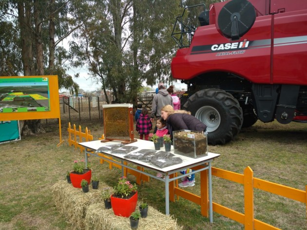 El stand de la EATA en la Rural El stand de la EATA en la Rural