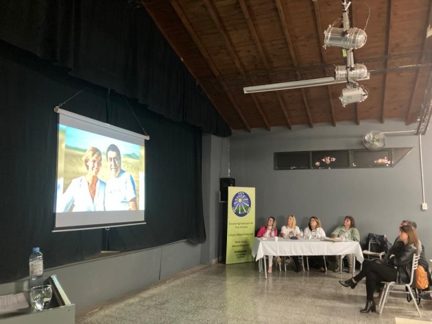 Encuentro regional “Las escuelas hacen” Encuentro regional “Las escuelas hacen”