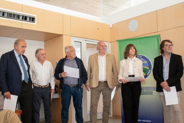 Entrega de diplomas del Programa Regional de Agronegocios de la Universidad Austral