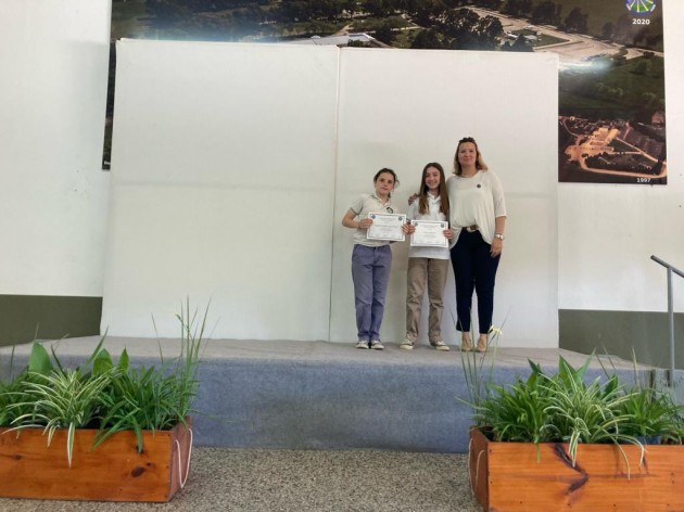 Entrega de reconocimientos en nivel secundario Entrega de reconocimientos en nivel secundario