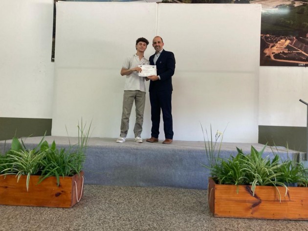 Entrega de reconocimientos en nivel secundario Entrega de reconocimientos en nivel secundario
