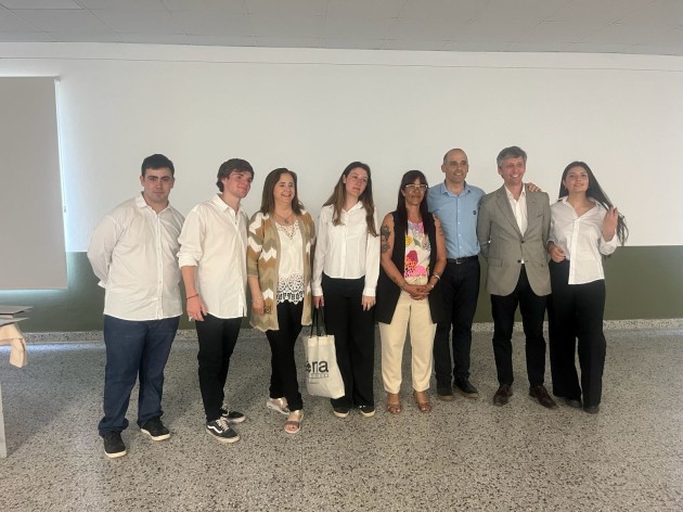 Exposición de planes de negocio de la modalidad Economía y Administración