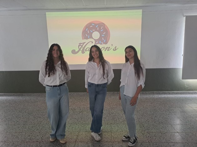 Exposición de planes de negocio de la modalidad Economía y Administración