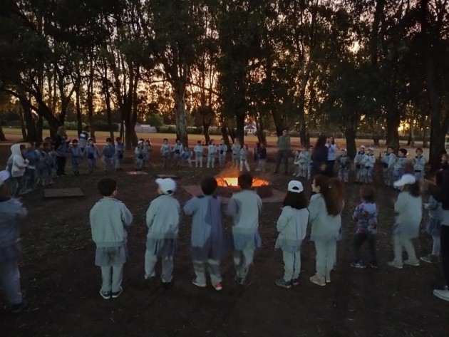 Fogón de despedida para los egresados del jardín Fogón de despedida para los egresados del jardín
