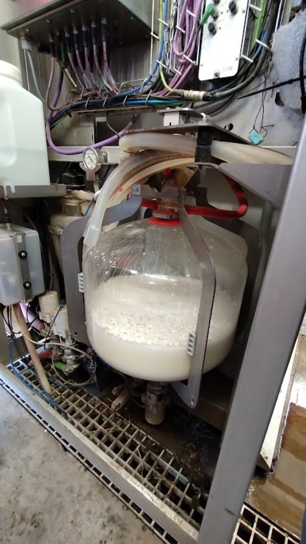 Futuros Técnicos Agropecuarios visitan sistema robotizado de ordeñe