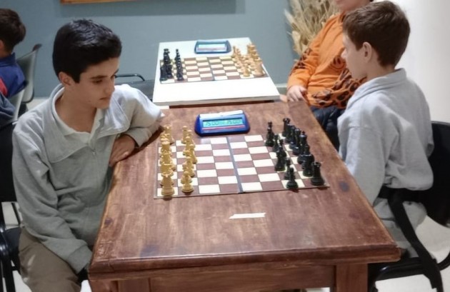 Importante y destacada participación de alumnos de la EATA en los juegos bonaerenses de ajedrez Importante y destacada participación de alumnos de la EATA en los juegos bonaerenses de ajedrez