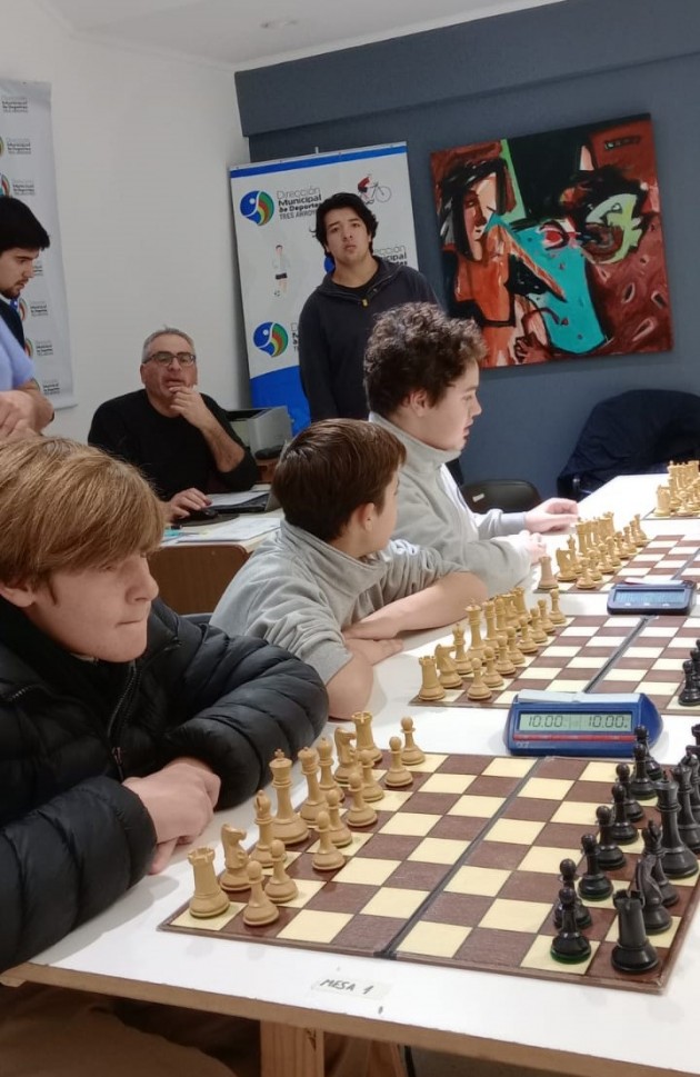 Importante y destacada participación de alumnos de la EATA en los juegos bonaerenses de ajedrez Importante y destacada participación de alumnos de la EATA en los juegos bonaerenses de ajedrez
