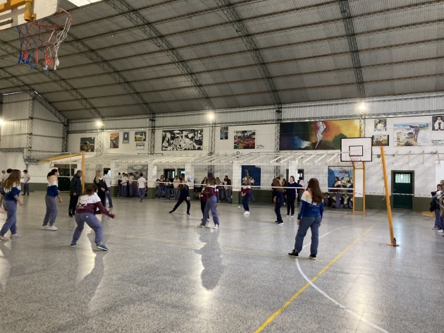 Intercolegial de vóley en la EATA para alumnos de 6to año Intercolegial de vóley en la EATA para alumnos de 6to año