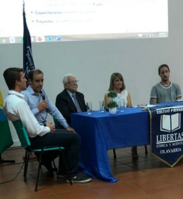 La EATA coordinó una mesa redonda a la que asistió el Director General de Cultura y Educación La EATA coordinó una mesa redonda a la que asistió el Director General de Cultura y Educación