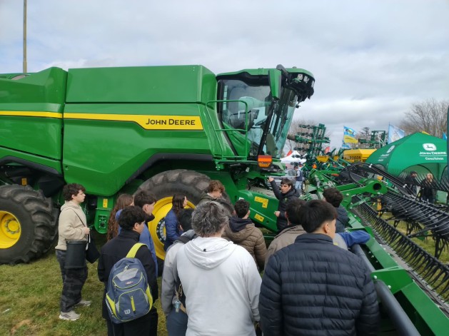 La EATA es sede del Curso: Operadores de Maquinaria Agrícola - CeresTolvas John Deere Tres Arroyos
