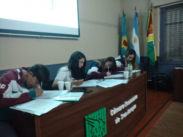 La EATA presentó un Taller de Empleabilidad para jóvenes en la Cámara Económica La EATA presentó un Taller de Empleabilidad para jóvenes en la Cámara Económica