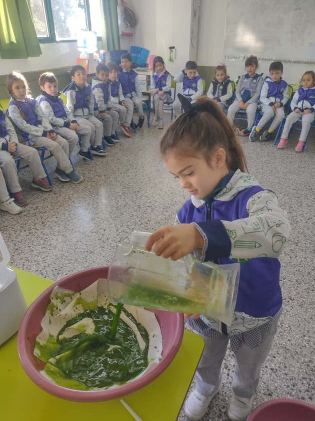 Los más chiquitos de la escuela en su Semana de la Investigación