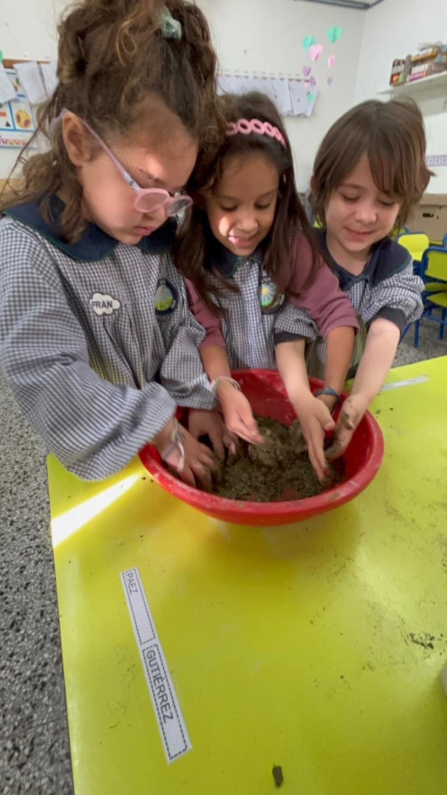 Los más chiquitos de la escuela en su Semana de la Investigación