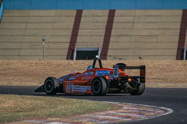 Oliva Muisse, alumna de sexto año de la EATA y corredora de automovilismo, debutó en la Fórmula 1 Argentina. Oliva Muisse, alumna de sexto año de la EATA y corredora de automovilismo, debutó en la Fórmula 1 Argentina.