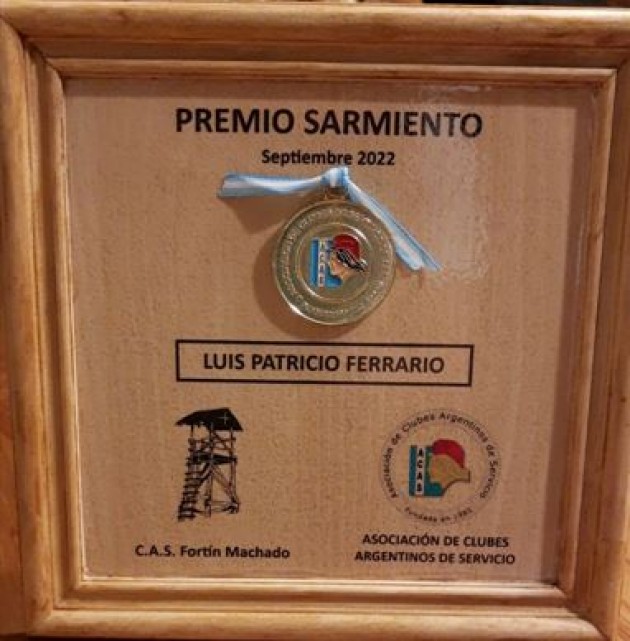Patricio Ferrario recibió el Premio Sarmiento por su trayectoria educativa Patricio Ferrario recibió el Premio Sarmiento por su trayectoria educativa