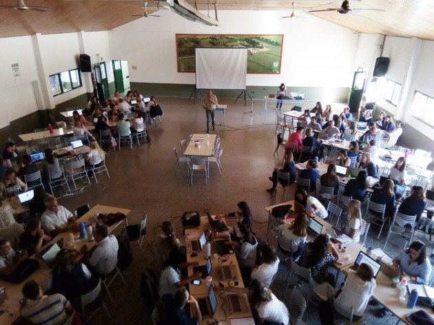 Plataforma Santillana- Compartir
Capacitación para docentes de la EATA Plataforma Santillana- Compartir
Capacitación para docentes de la EATA