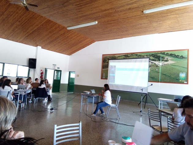Plataforma Santillana- Compartir
Capacitación para docentes de la EATA Plataforma Santillana- Compartir
Capacitación para docentes de la EATA